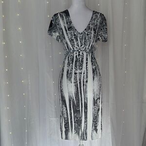 Unity World Wear Black & White V-Neck Patterned Midi Dress